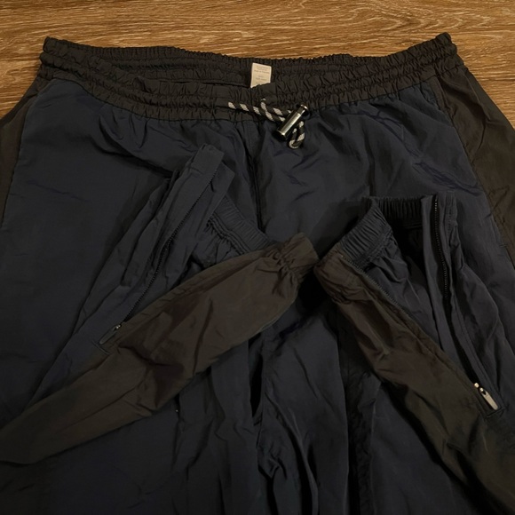 Lululemon Evergreen Track Pant in True Navy / Black Size 8 - Picture 10 of 10